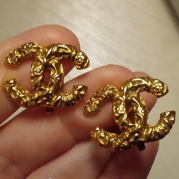 Chanel Vintage 24K Gold-Plated Clip-on Earrings